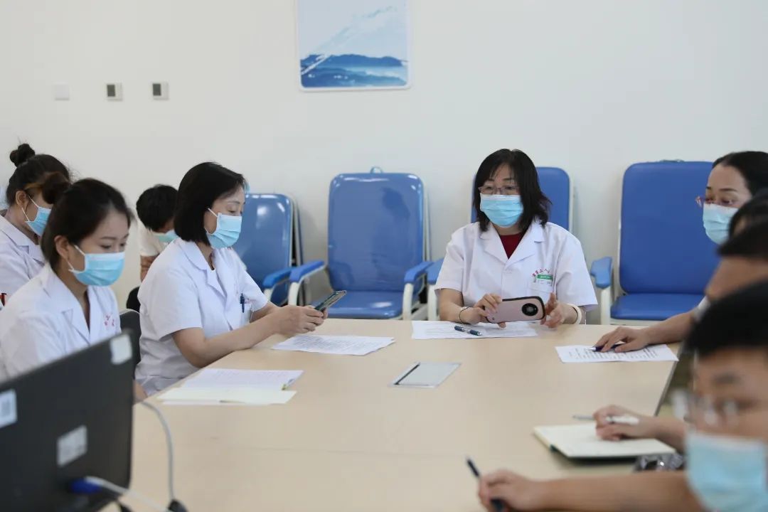全省首家！中國(guó)醫(yī)科大學(xué)附屬第一醫(yī)院專家來(lái)“查房”，家門(mén)口享國(guó)內(nèi)優(yōu)質(zhì)醫(yī)療資源！(圖2)