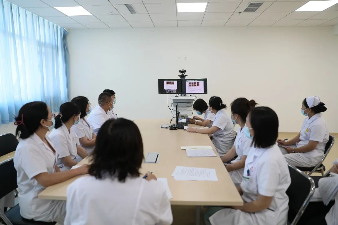 全省首家！中國(guó)醫(yī)科大學(xué)附屬第一醫(yī)院專家來(lái)“查房”，家門(mén)口享國(guó)內(nèi)優(yōu)質(zhì)醫(yī)療資源！(圖1)