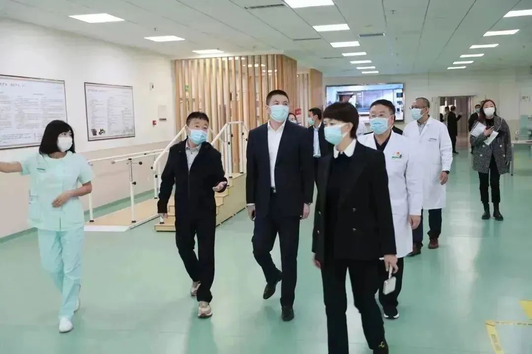 龍港區(qū)人大、區(qū)政府領(lǐng)導(dǎo)一行視察調(diào)研龍港國際醫(yī)療健康產(chǎn)業(yè)園(圖6)