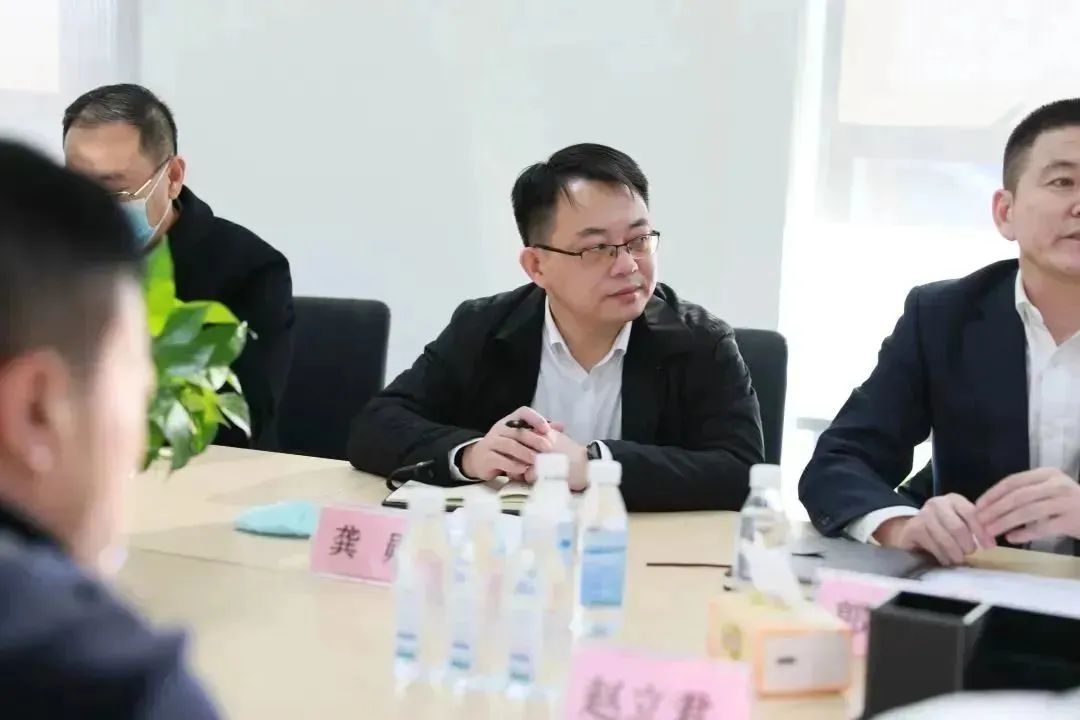 龍港區(qū)人大、區(qū)政府領(lǐng)導(dǎo)一行視察調(diào)研龍港國際醫(yī)療健康產(chǎn)業(yè)園(圖12)