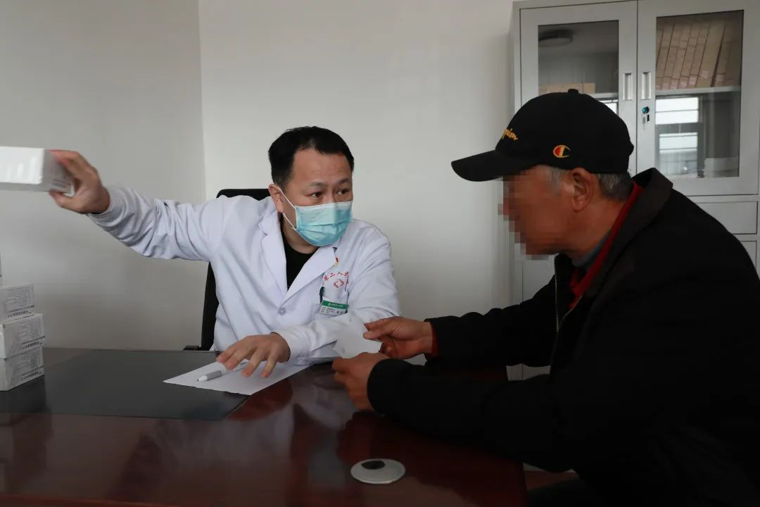 踐行黨的二十大精神，市二院黨員開展大型公益出診！(圖1)